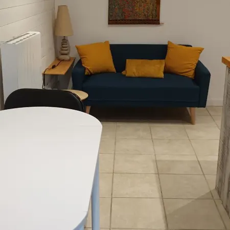 Maisonnette Et Piscine *
